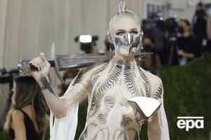 Граймс родила сына весной 2020 года