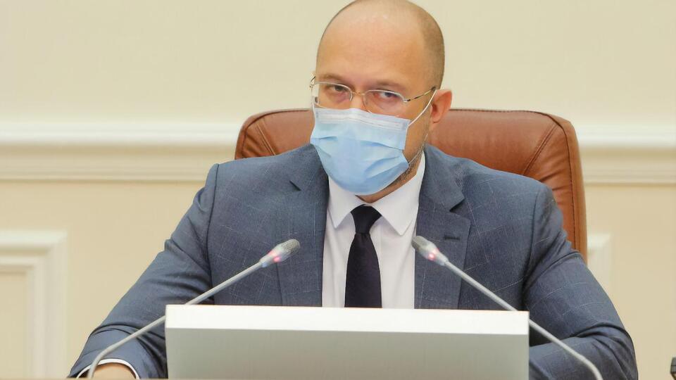 Шмигаль: Кінотеатри, кафе, ресторани, спортзали, театри зможуть працювати, якщо 100% працівників закладу та 100% відвідувачів повністю вакциновані
