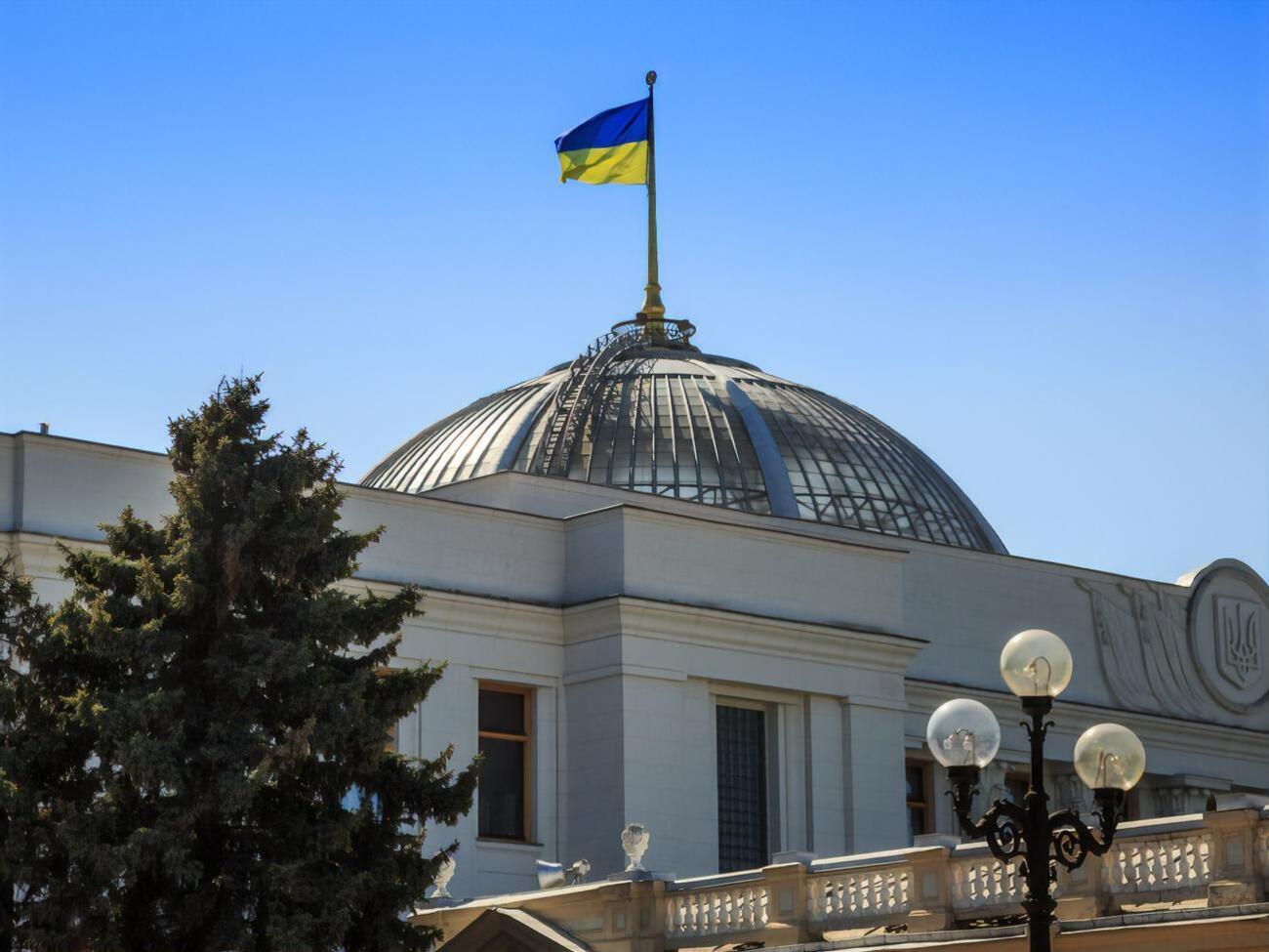 В Раду смогут попасть только со справкой, которая подтверждает отсутствие заболевания COVID-19