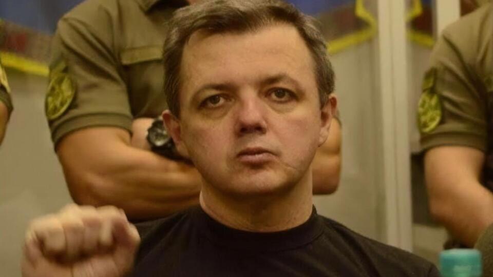 Після оголошення рішення в залі суду сталася бійка між прибічниками Семенченка та поліцією