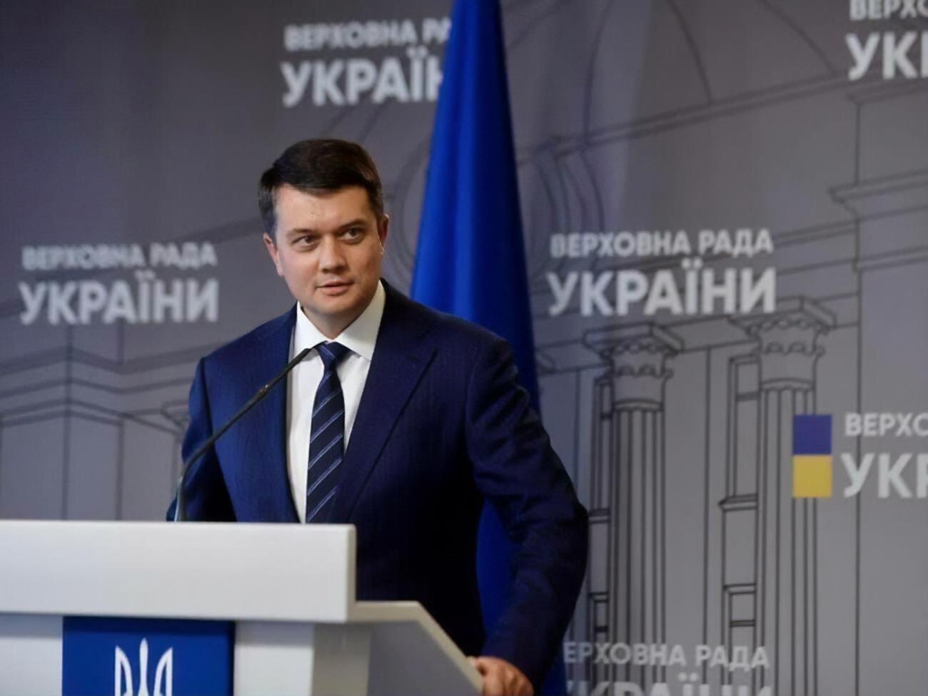 Разумков: Хотите со мной поспорить – давайте. Зачем вы людей трогаете?