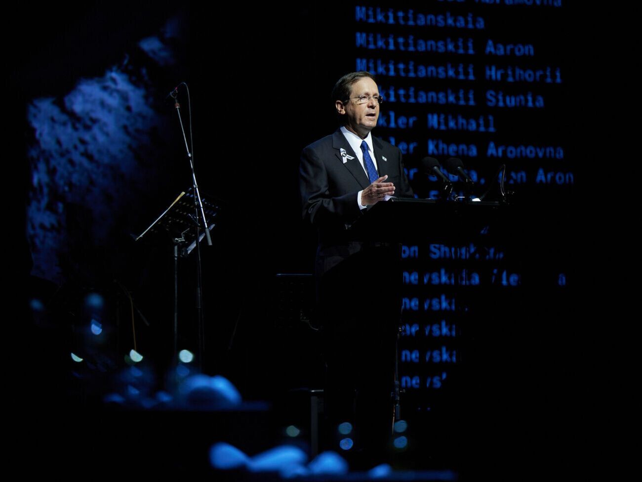 Герцог призвал пообещать человечеству, что Бабий Яр больше никогда не повторится