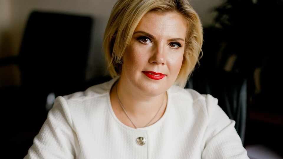 Ирина Одинец: Загребельская выступила адвокатом в интересах Виктора Чумака в суде против закрытия дела "Роттердам плюс". Та самая Агия, которая шесть лет назад поставила свою подпись под формулой