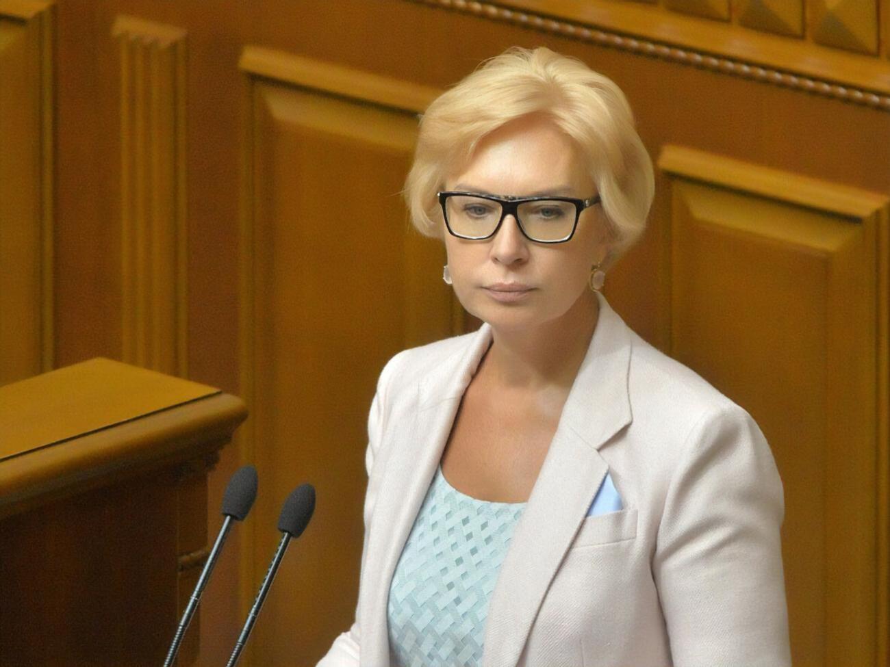 Денісова: Засуджую напад на знімальну групу програми "Схеми", що стався 4 жовтня у приміщенні "Укрексімбанку"