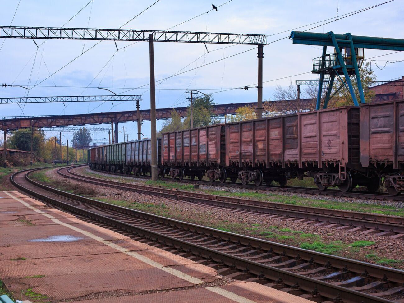 Вагоны превращаются в "склады на колесах", и это очень дорого для бизнеса, отметил&nbsp;директор Центра транспортных стратегий Сергей Вовк