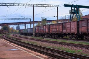 Вагоны превращаются в "склады на колесах", и это очень дорого для бизнеса, отметил директор Центра транспортных стратегий Сергей Вовк