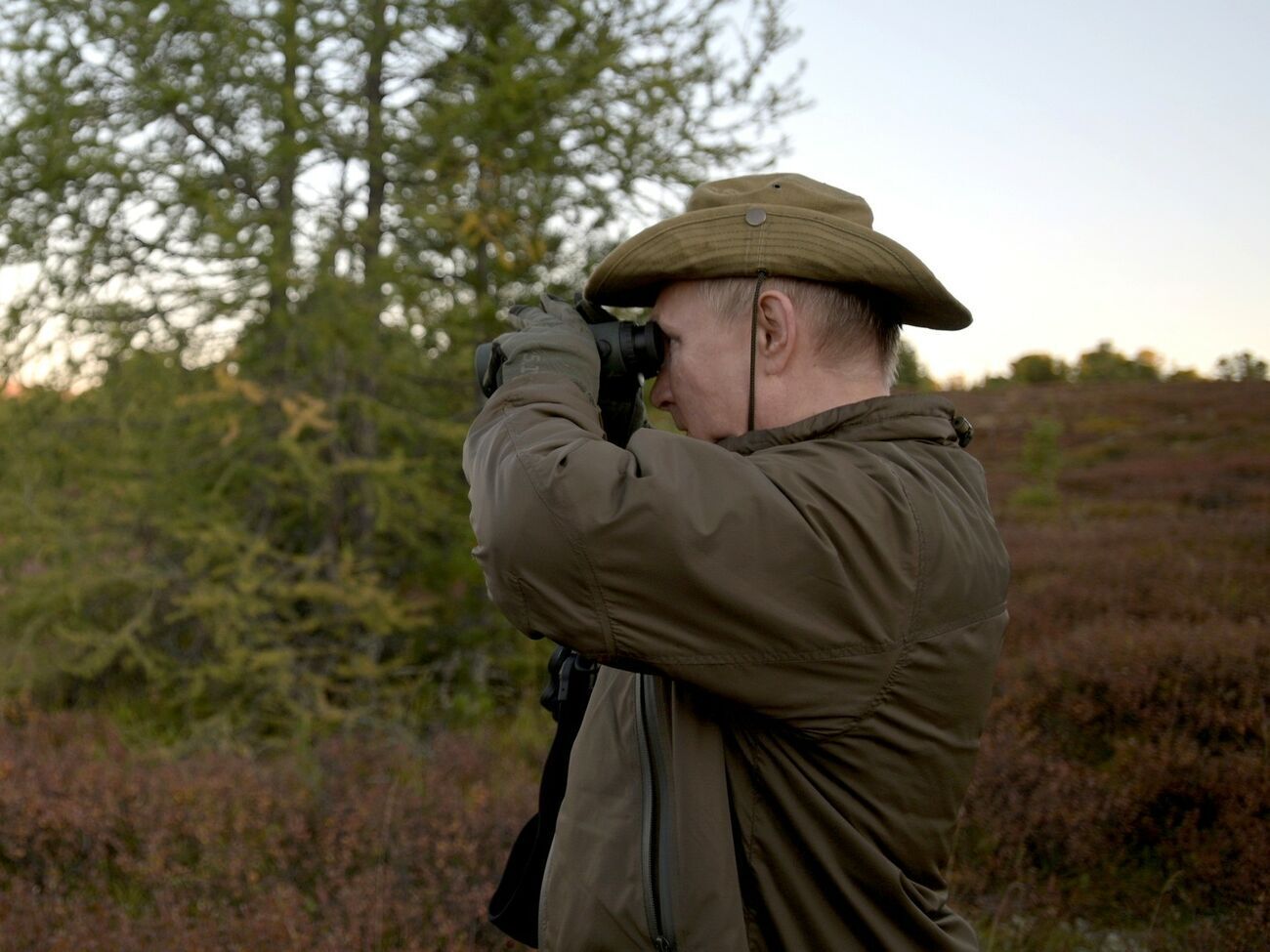 Путин родился 7 октября 1952 года