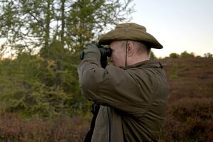 Путин родился 7 октября 1952 года
