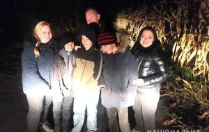 Дітей знайшли на ранок у кукурудзяному полі