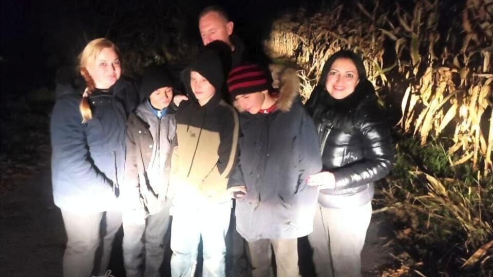 Дітей знайшли на ранок у кукурудзяному полі