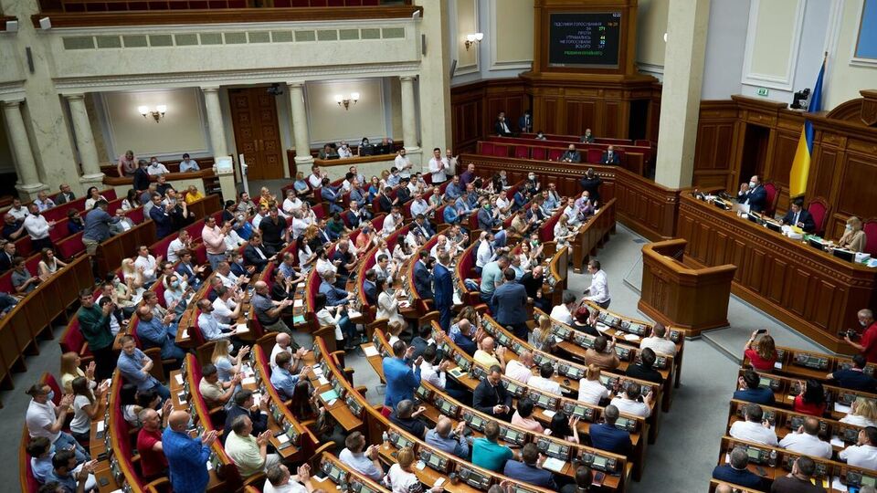 Рада сьогодні відкликала Разумкова з посади спікера