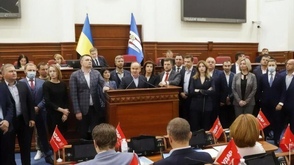 "Европейская солидарность": Весь непрофессионализм и безответственность Зе-власти мы с вами уже видим в платежках за отопление и горячую воду