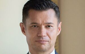 Дивишся на новий Київ – і радієш. Дивишся на старий, історичний Київ – і часто хочеться плакати