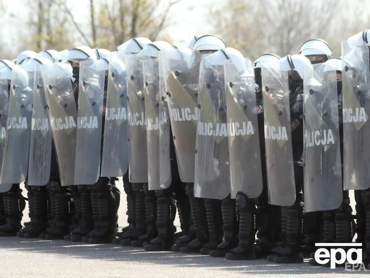 Поліцейських серед затриманих четверо
