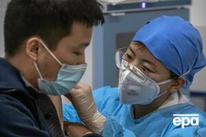 Лидером по количеству введенных доз вакцины от COVID-19 в мире является материковый Китай