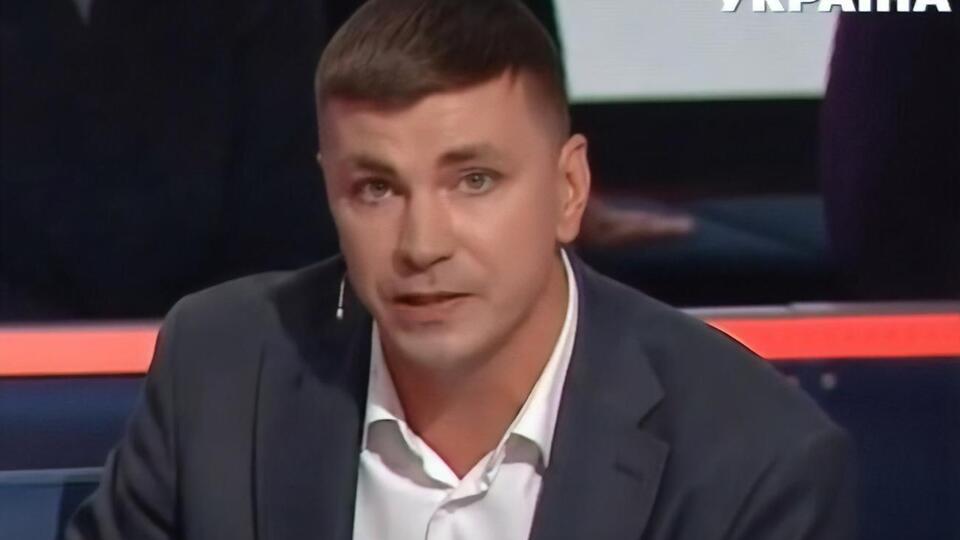 Поляков: О каком вы можете демократическом парламенте говорить, когда за "конверты" работают эти "слуги"?