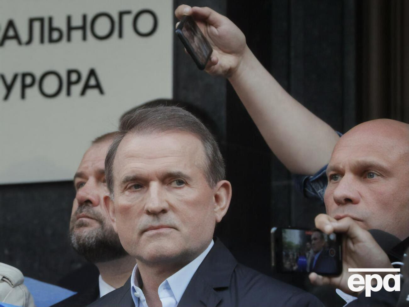 Медведчука повідомили про підозру за двома статтями Кримінального кодексу