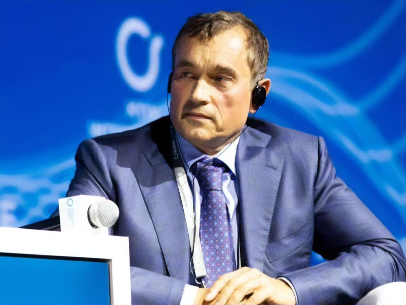 Хмельницкий призвал украинцев заниматься бизнесом у себя в стране