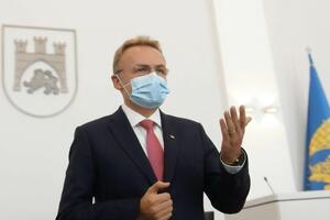У Львові планують посилити обмеження для працівників та відвідувачів закладів харчування і ТРЦ, зазначив Садовий