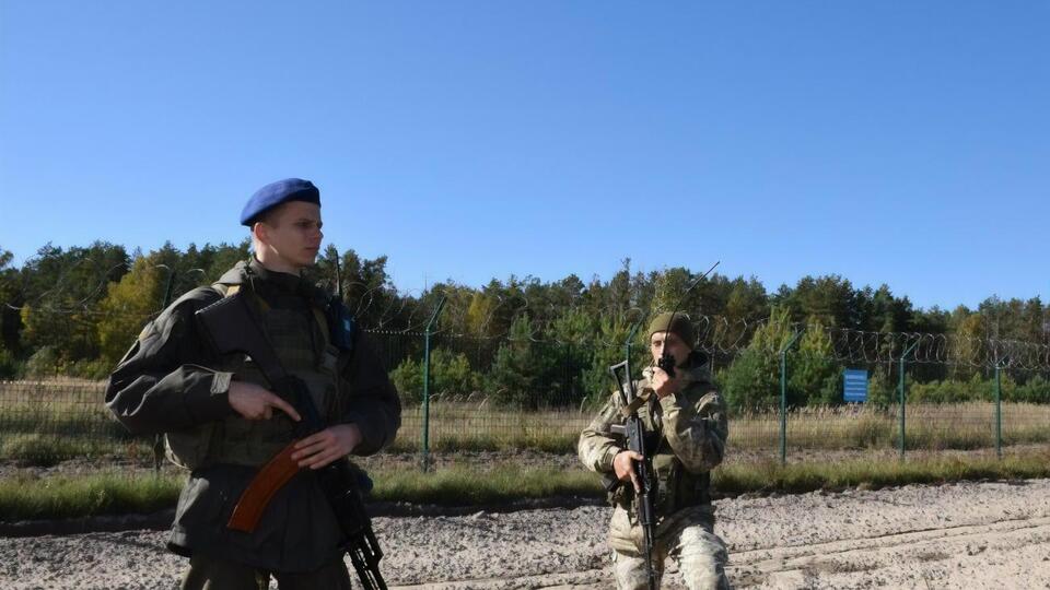 Межведомственные пограничные наряды осуществляют патрулирование местности, отметили в ГПСУ