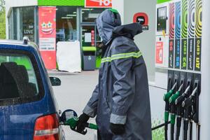 Минэкономики повысило 4 октября расчетные цены для бензина и дизтоплива