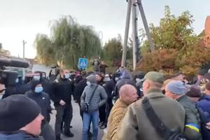 В столкновении принимали участие лица "спортивной наружности"