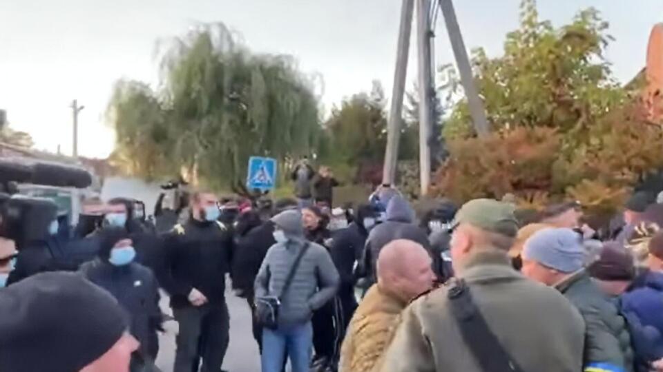 В столкновении принимали участие лица "спортивной наружности"