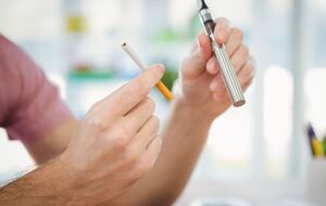 Нормы законопроекта предусматривают ограничения на применение маркетинговых технологий, направленных на повышение привлекательности табачных изделий, стимулирование продаж и создание иллюзии меньшего вреда