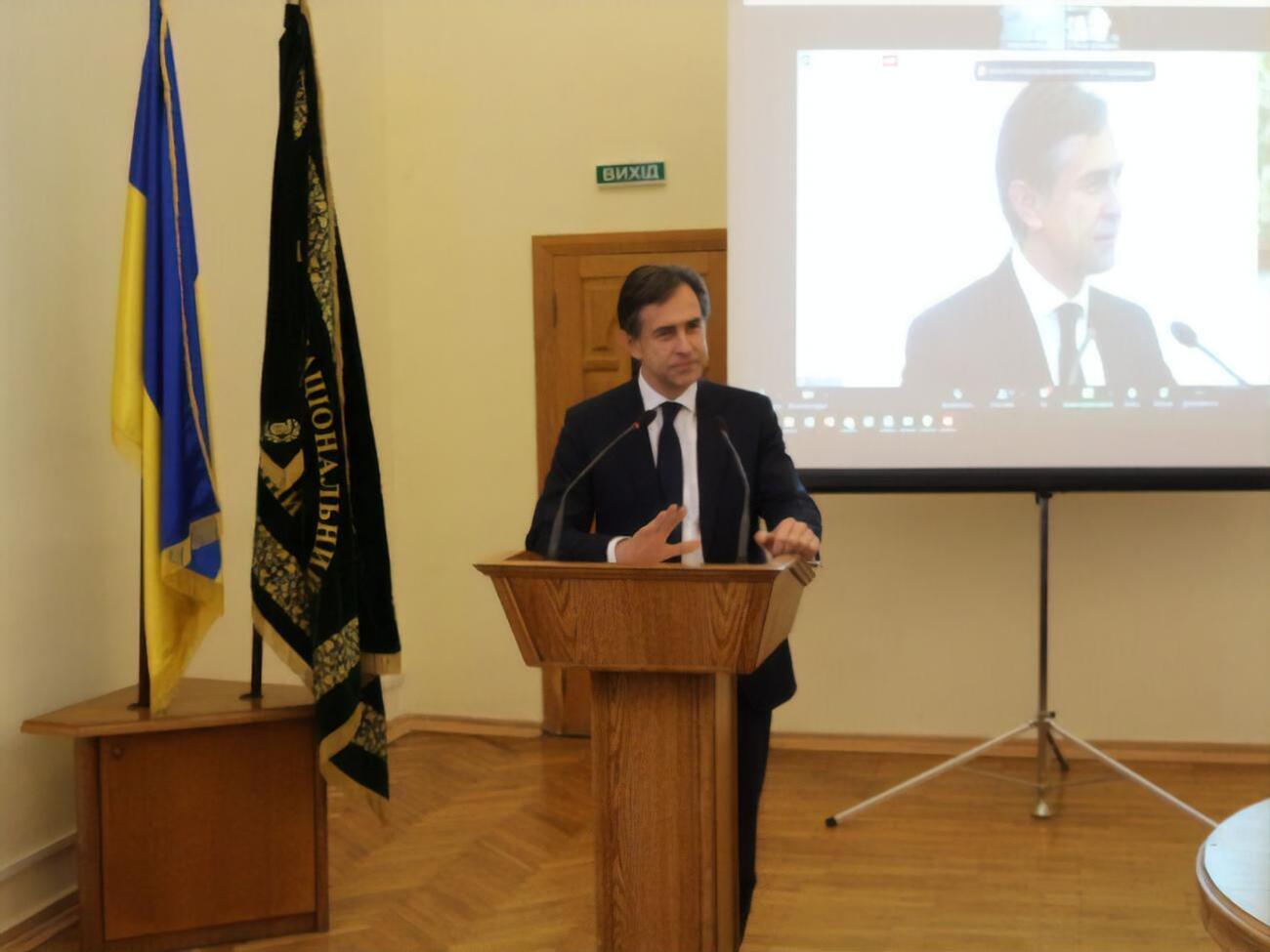 Любченко був головою Держподаткової служби України, з травня обіймає посаду першого віцепрем'єра