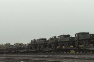 The Washington Post писала, что передвижения российских войск и техники у границы с Украиной вызывают обеспокоенность у США и ЕС