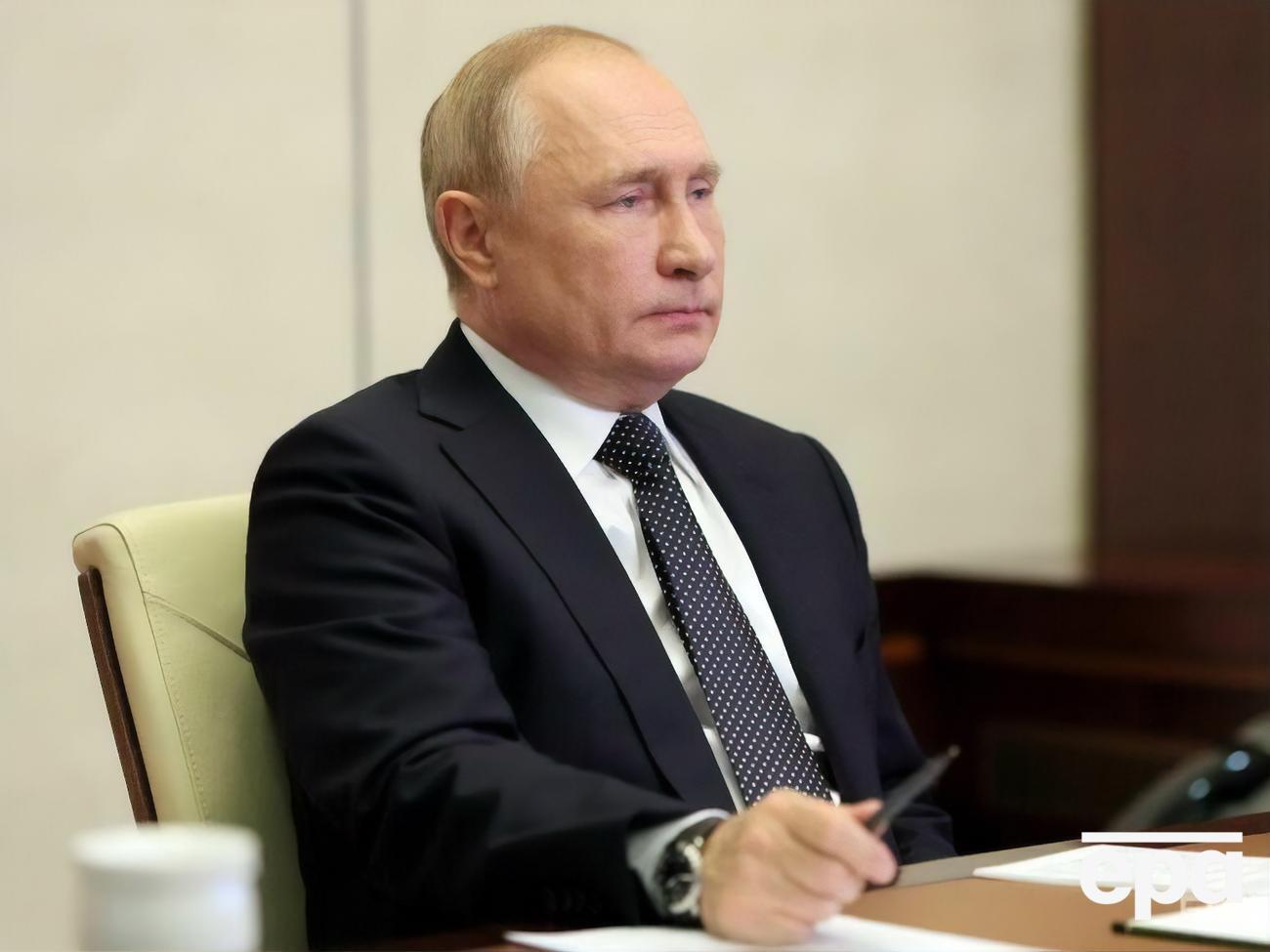 Путін (на фото) почав підвищувати ставки у відносинах із ЄС, зазначила Зеркаль