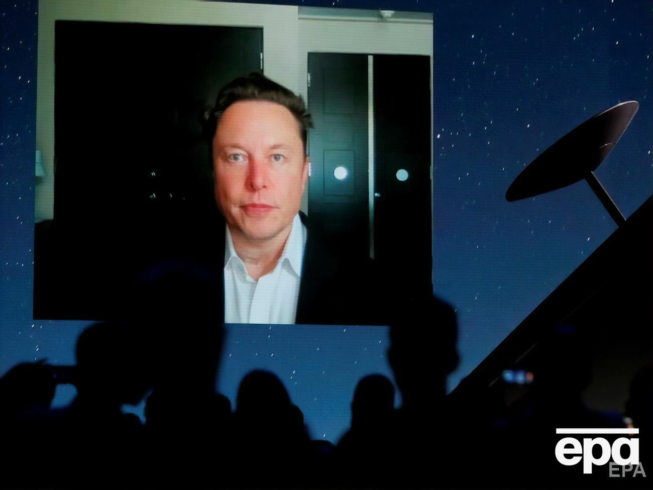 На падении стоимости акций повлияли&nbsp;слухи о том, что сам Маск хочет продать ценные бумаги и&nbsp; покрыть личные долги