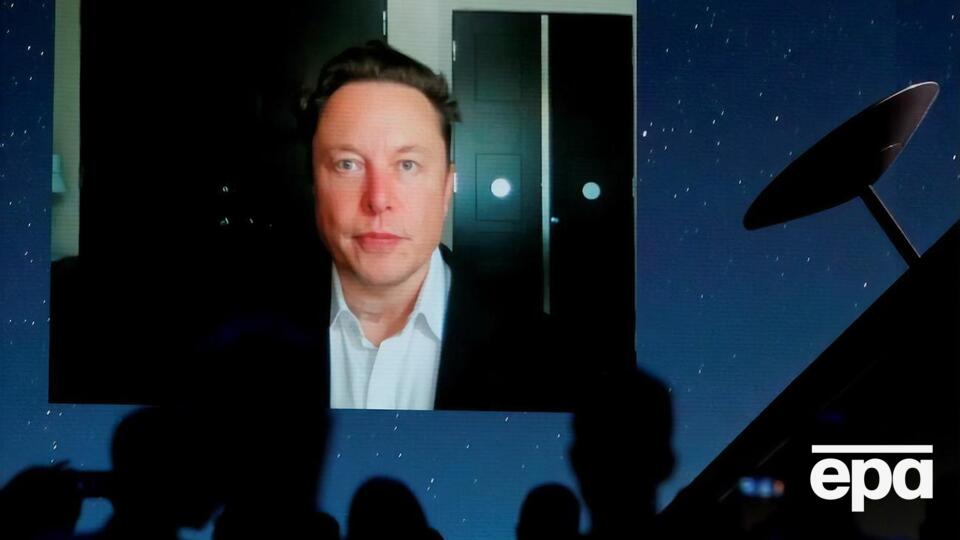 На падіння вартості акцій вплинули чутки про те, що сам Маск хоче продати цінні папери та покрити особисті борги