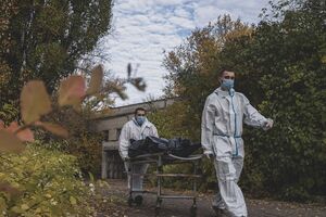 В среднем в Украине за сутки от коронавируса умирает 666 человек