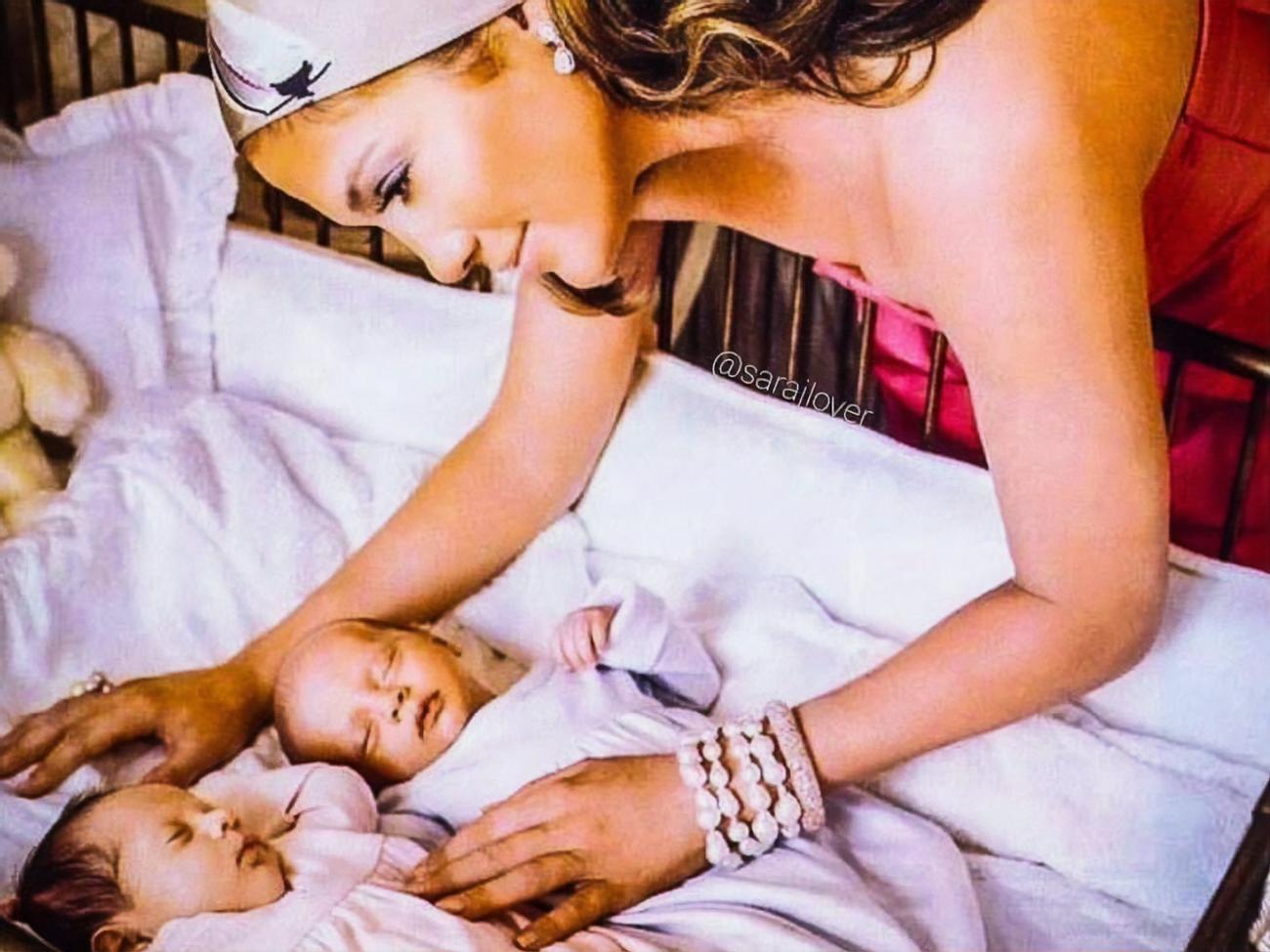 Лопес народила дочку Емму та сина Макса у 2007 році