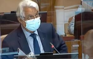 Себастьян Піньєра хотів дочекатися свого прибічника, який спізнювався на засідання