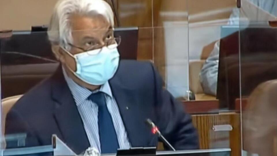 Себастьян Піньєра хотів дочекатися свого прибічника, який спізнювався на засідання