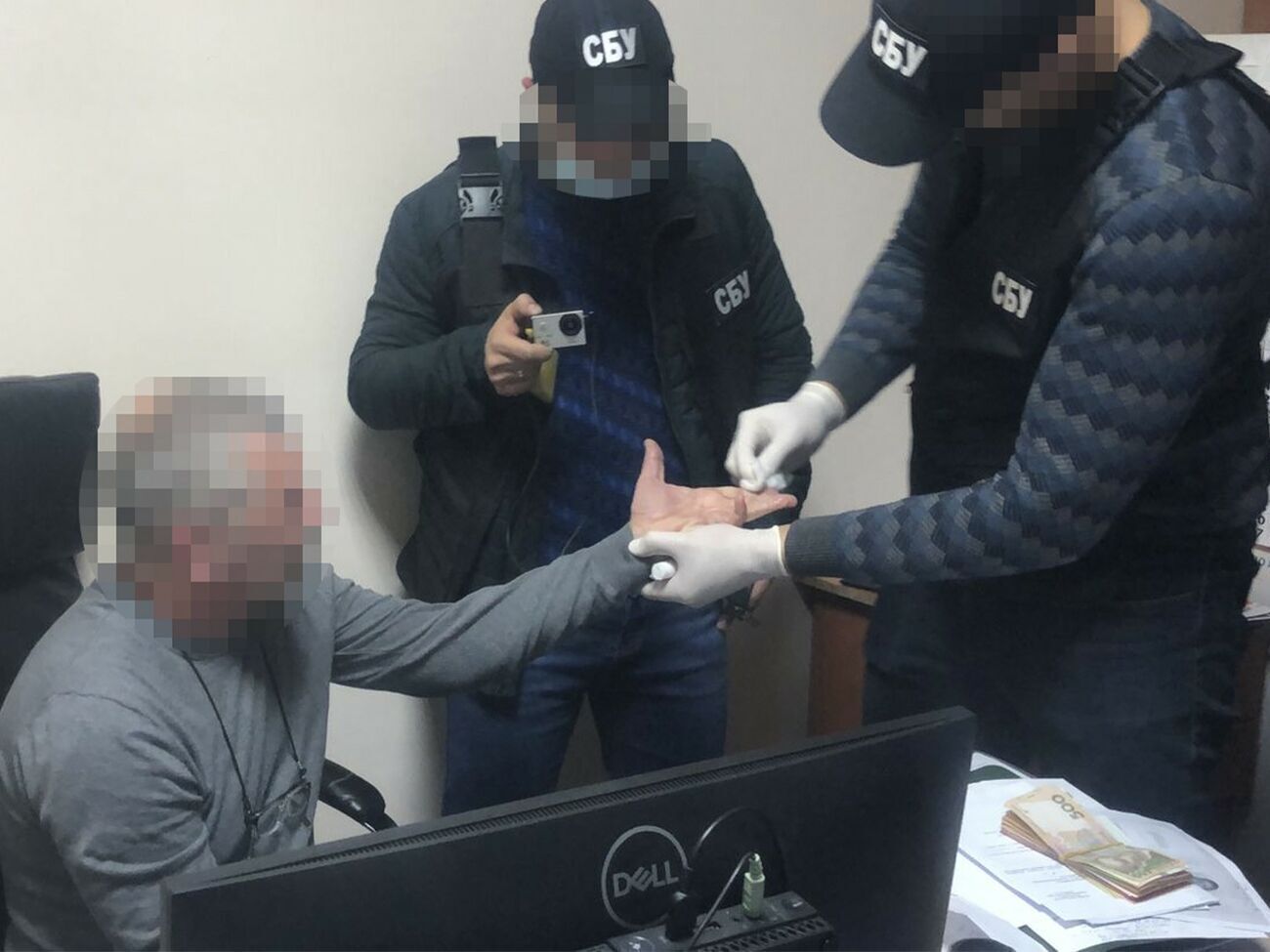 Правоохранители разоблачили подозреваемого во время одной из "групповых" сделок