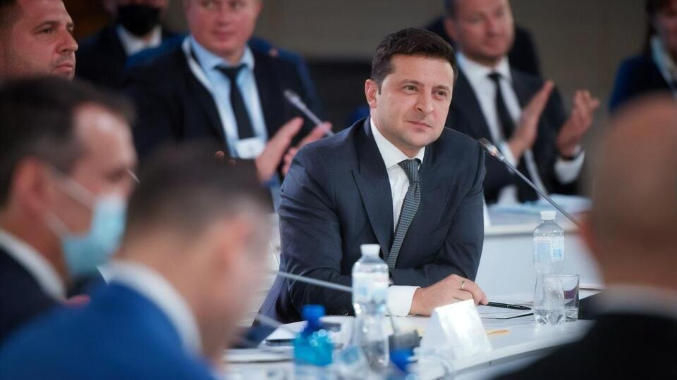 14,2% українців вважають, що Зеленський та його оточення хочуть переділити власність і стати олігархами