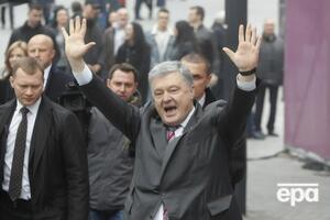 Порошенко оголосив про продаж двох телеканалів після того, як було підписано та опубліковано закон про олігархів