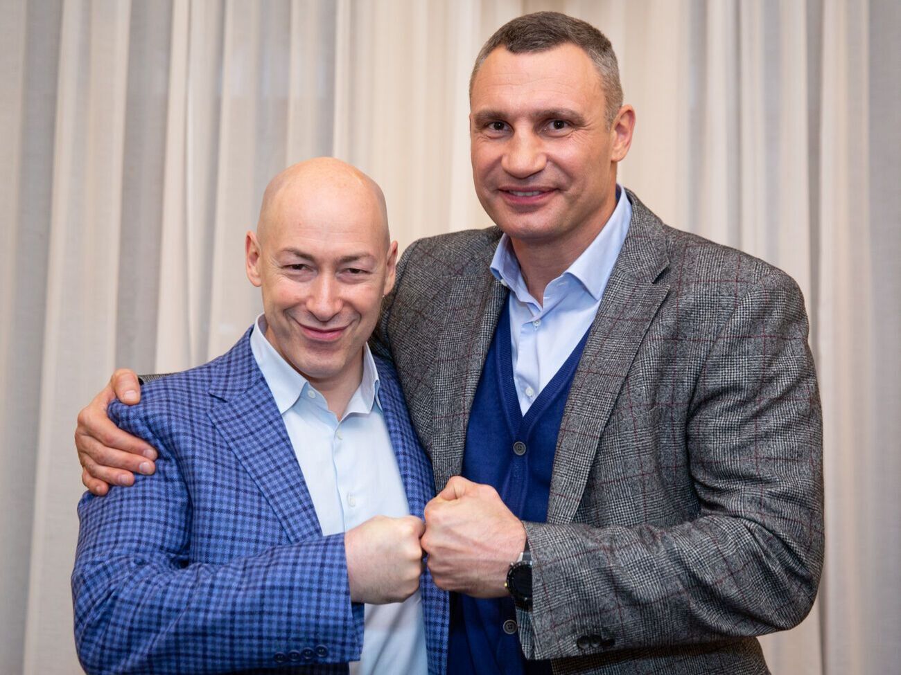 Кличко (справа) назвал Гордону (слева) двух лучших боксеров в мире