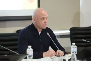 Труханова підозрюють у зловживанні службовим положенням і участю у злочинній організації