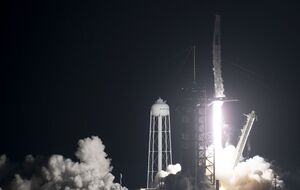 Ракета SpaceX Falcon 9 вывела на орбиту Земли космический корабль Crew Dragon