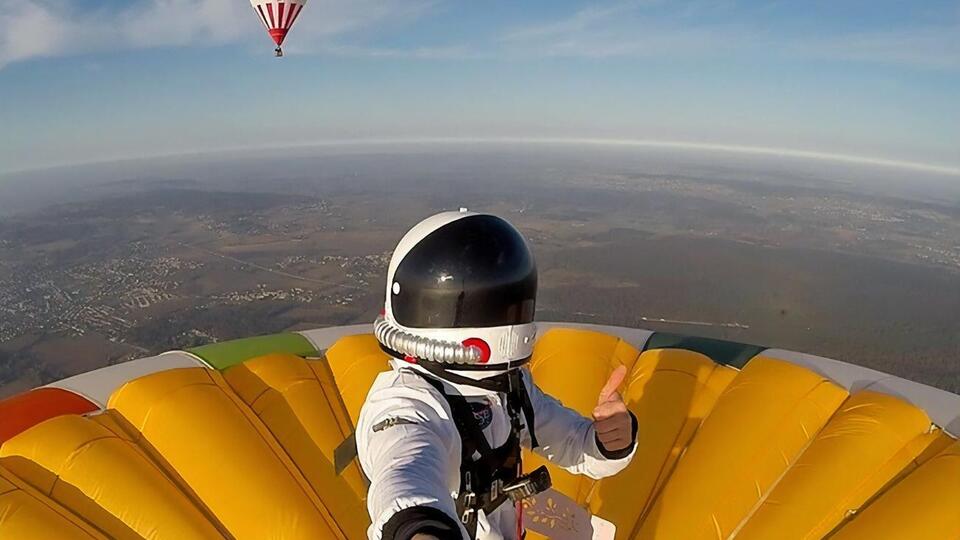 Реми Оврард установил рекорд, поднявшись на шаре на высоту более 4 км