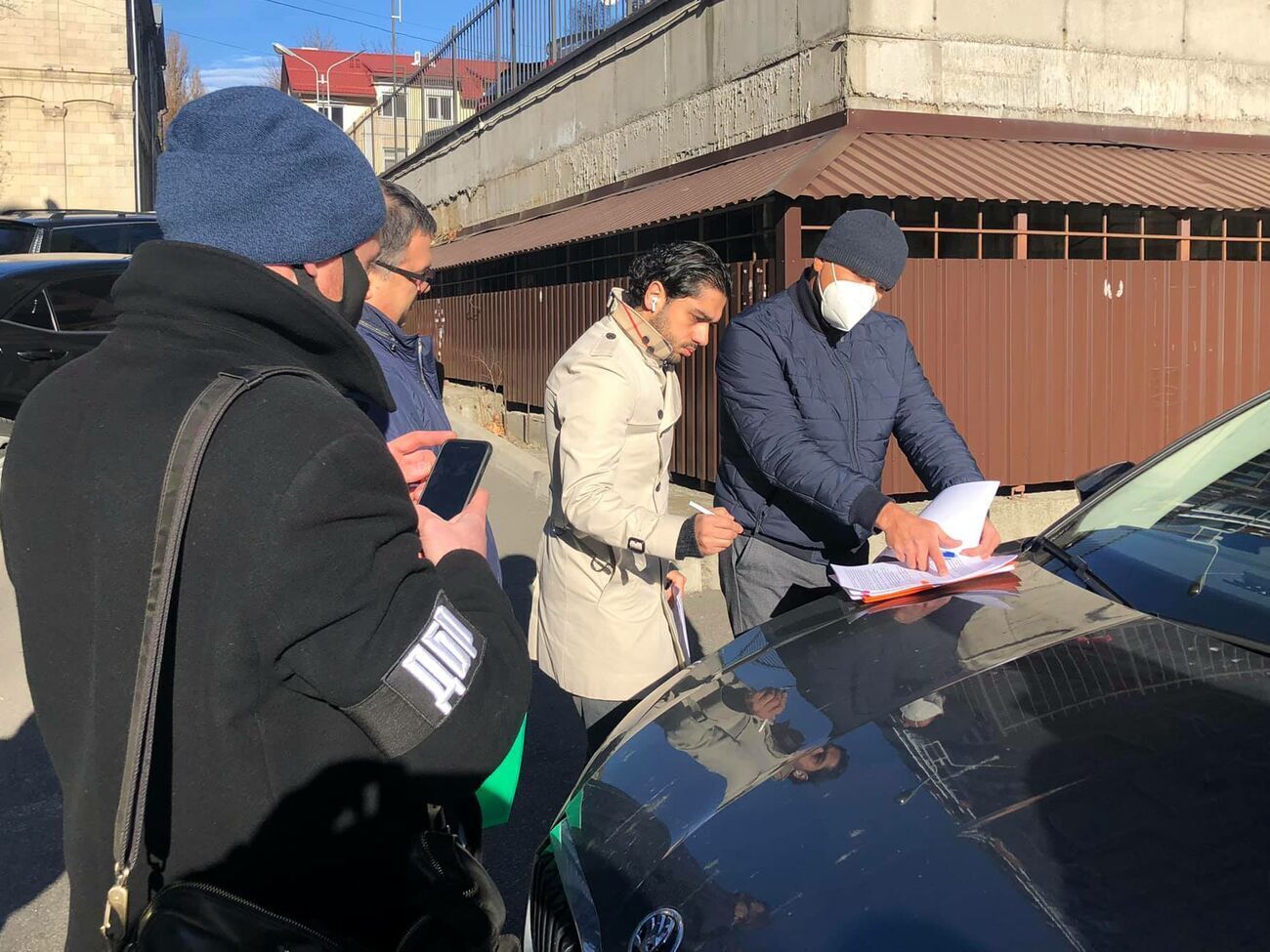 Леросу підозру вручали біля його будинку