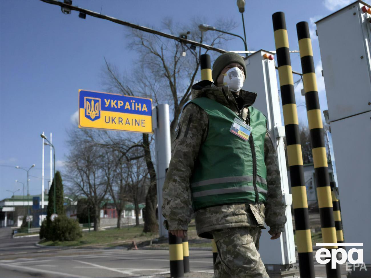 Зеленському пропонують заборонити громадянам РФ відвідувати Україну або встановити для них візовий режим