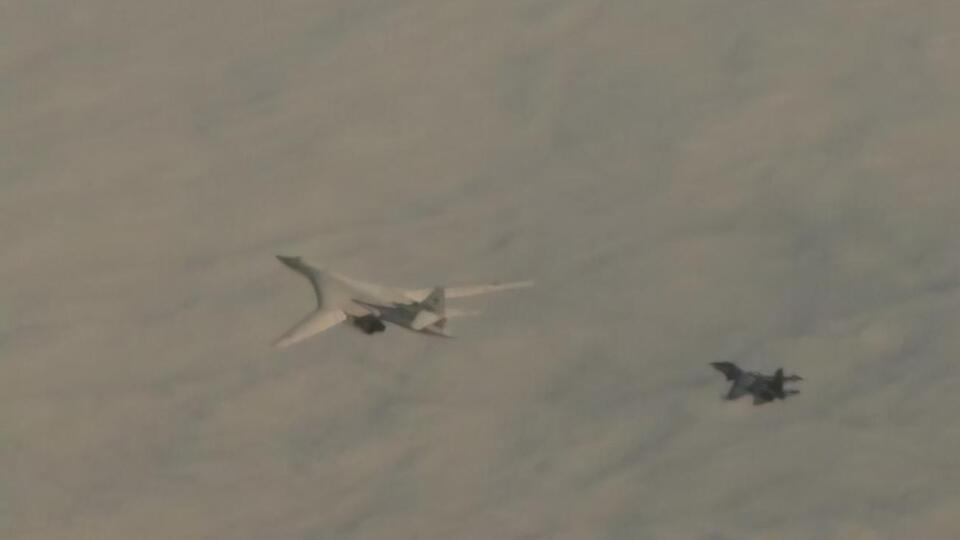 11 ноября ракетоносцы Ту-160 ВКС России отработали взаимодействие с белорусскими Су-30 в небе над Беларусью, отметили в минобороны РФ