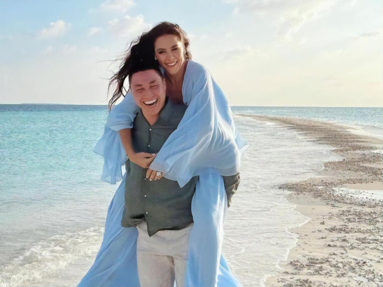 35-летняя Онуфрийчук официально расписалась со своим 40-летним избранником, бизнесменом Алмазом