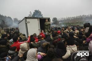Мигранты прибывают в Беларусь под видом туристов, а потом белорусские силовики сопровождают их к границе с Евросоюзом, рассказали в МВД Украины