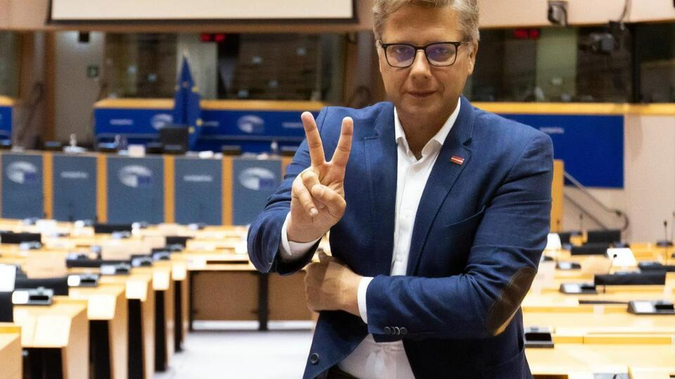 Ніл Ушаков називає "комічними та абсурдними" обвинувачення на свою адресу